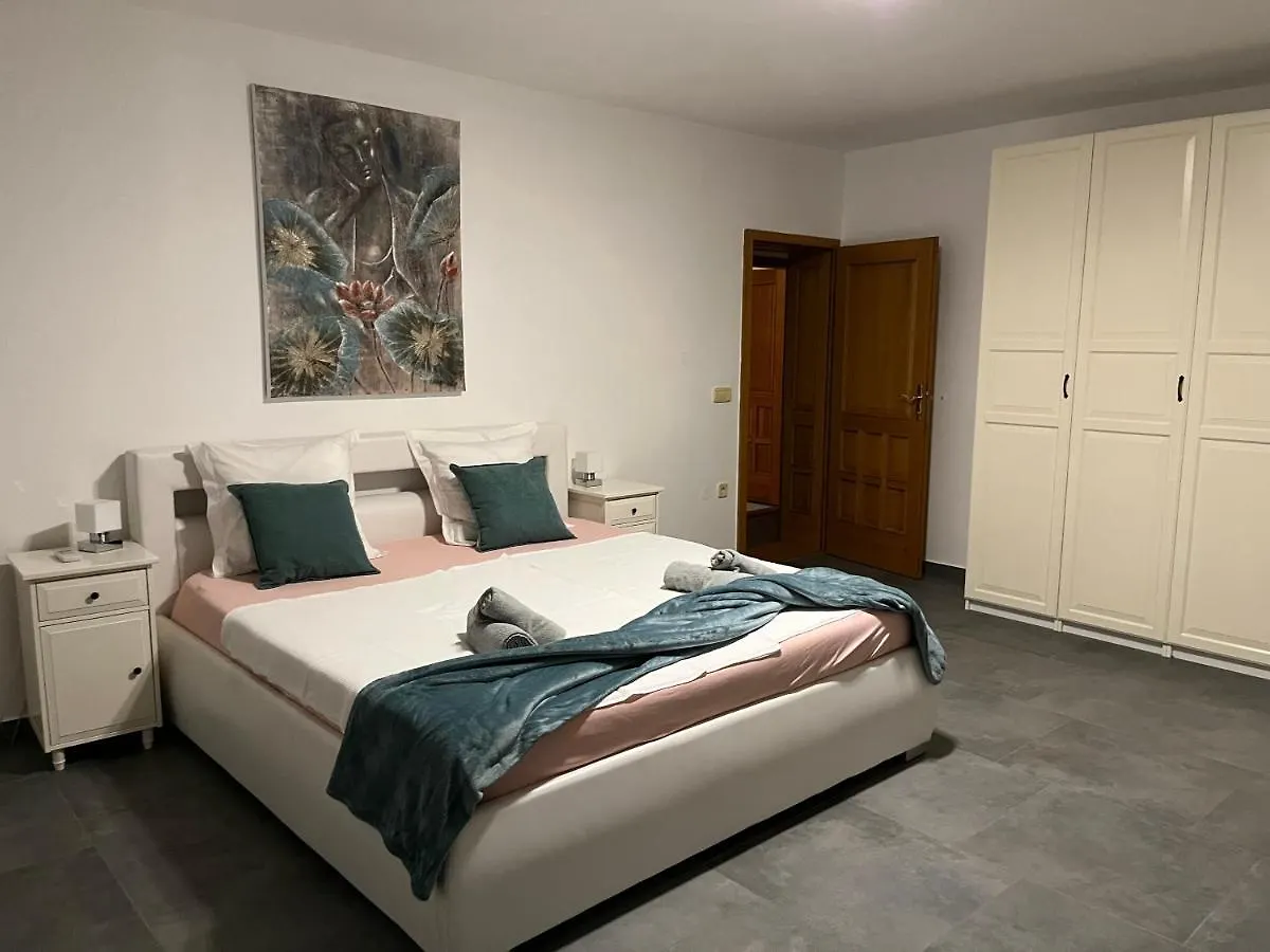 Apartments Vila Sani Crikvenica 0*,